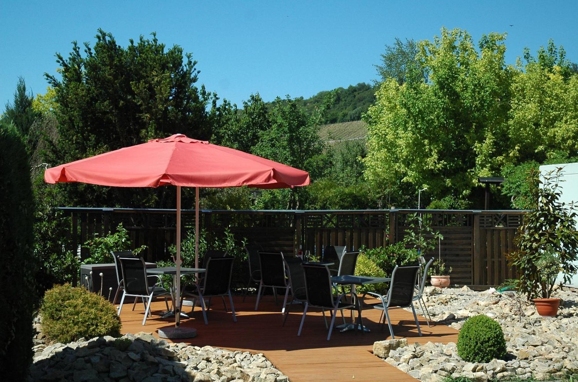 Hotel-Garni 'Zum Weinkrug' Sommerhausen Exterior foto