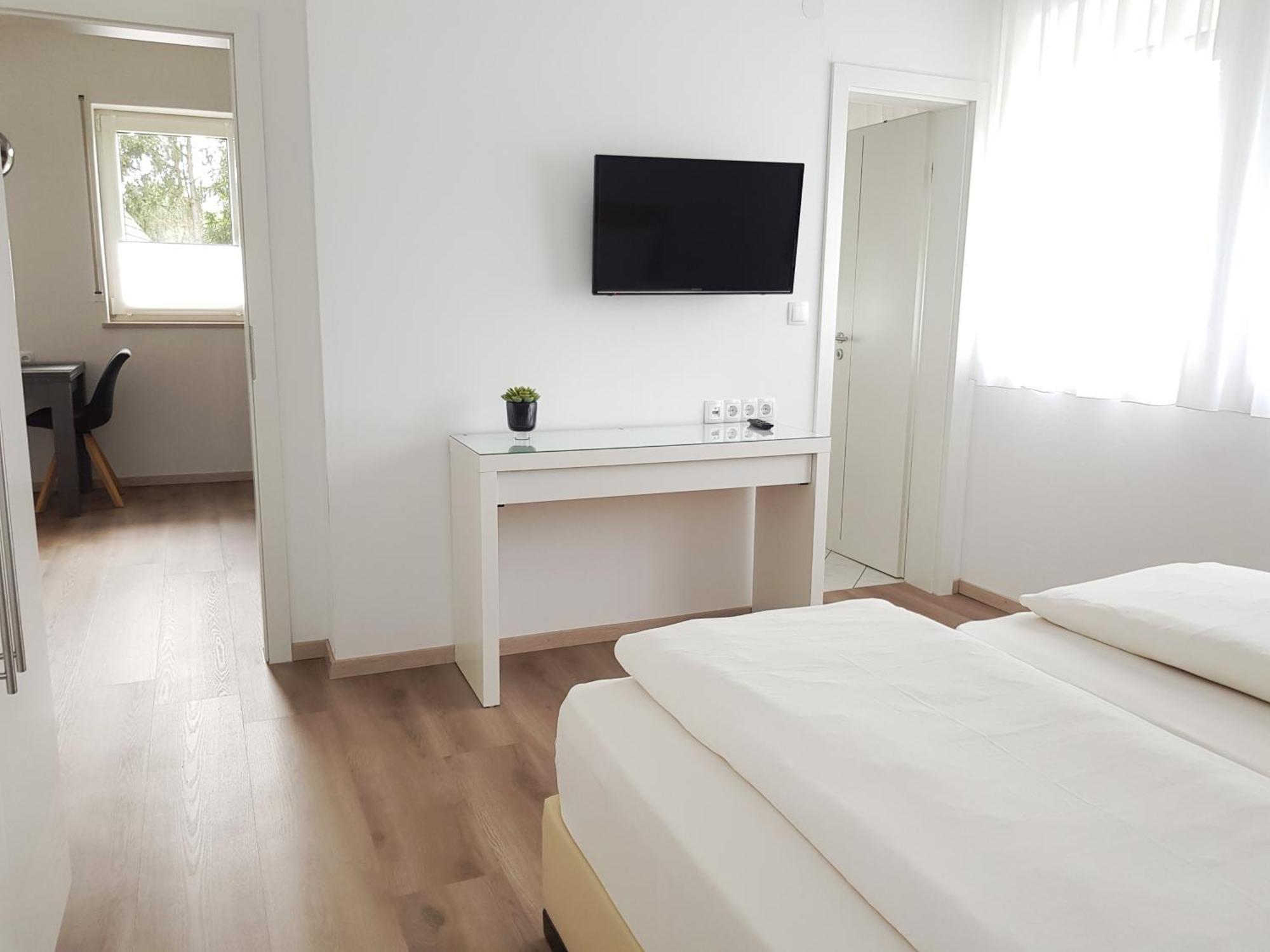 Hotel-Garni 'Zum Weinkrug' Sommerhausen Habitación foto